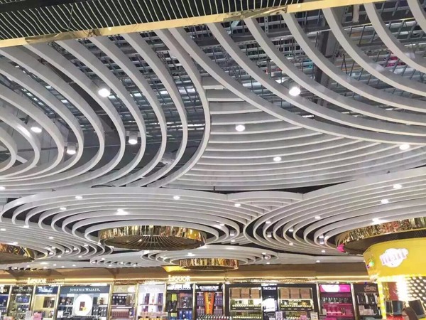 1588734871115178.jpg 木纹铝方通12.jpg